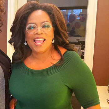 Oprah Winfrey trägt eine große runde Brille aus der Götti Randlos Kollektion Perspective.